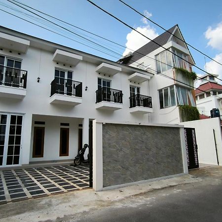 House Of Bedjo Powered By Cocotel Yogyakarta Luaran gambar